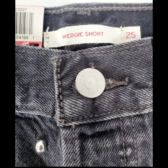NWT Levi Black Distressed Studded Wedgie Shorts - Picture 4 of 6